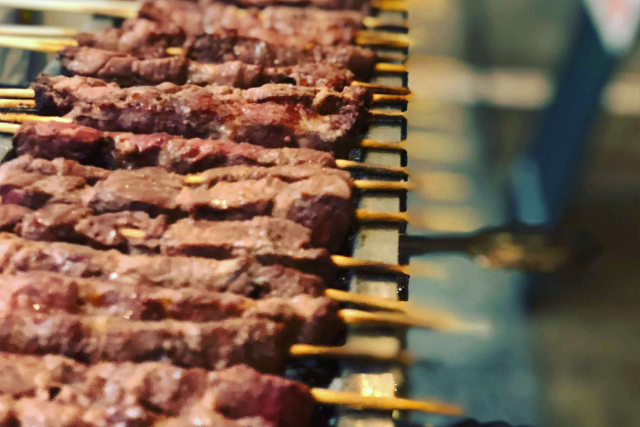 大阪より「 黒羊羊肉串店 BLACK SHEEP 」