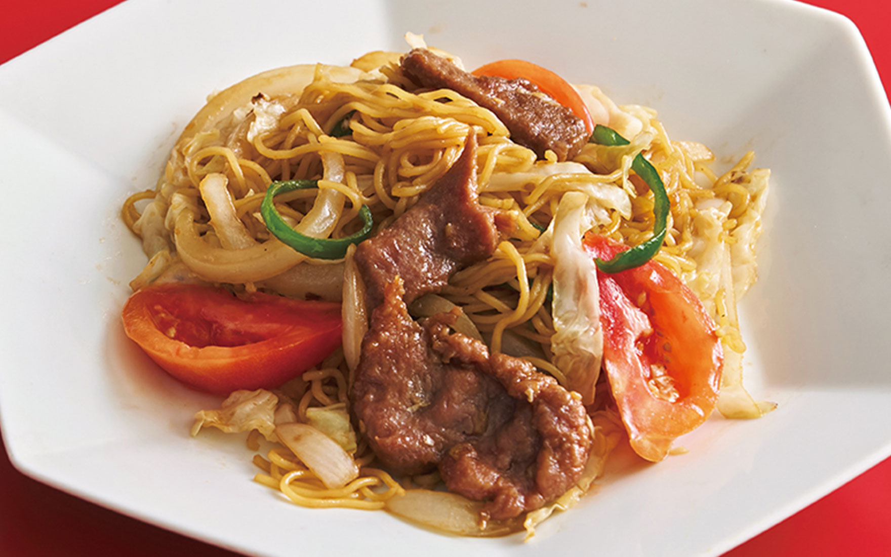 羊肉炒麺（トマトとラムの焼きそば）